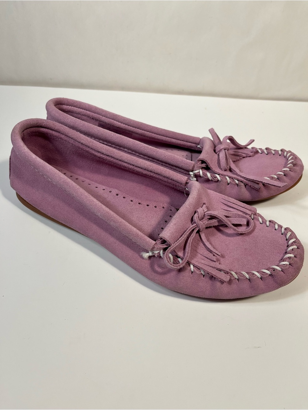 Minnetonka Women's Kilty Moccasins Lavender Suede Classic Casual Fringe Size 11 - Picture 2 of 6